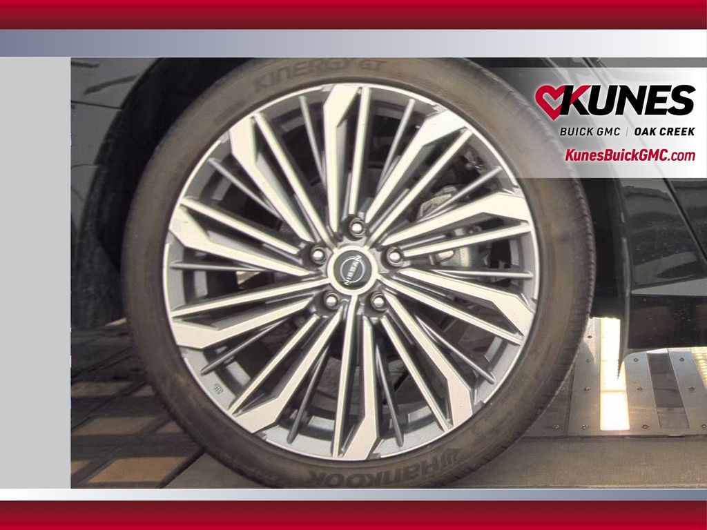 2024 Nissan Altima 2.5 SL Image 18 of 25