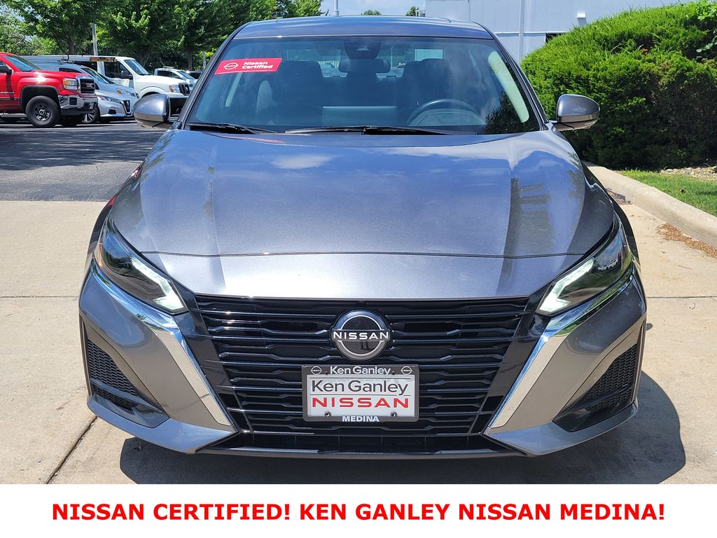 2024 Nissan Altima 2.5 SL Image 2 of 53