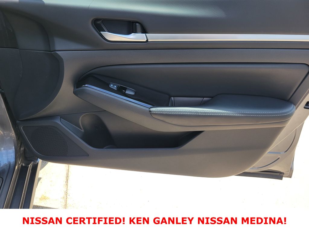 2024 Nissan Altima 2.5 SL Image 29 of 53