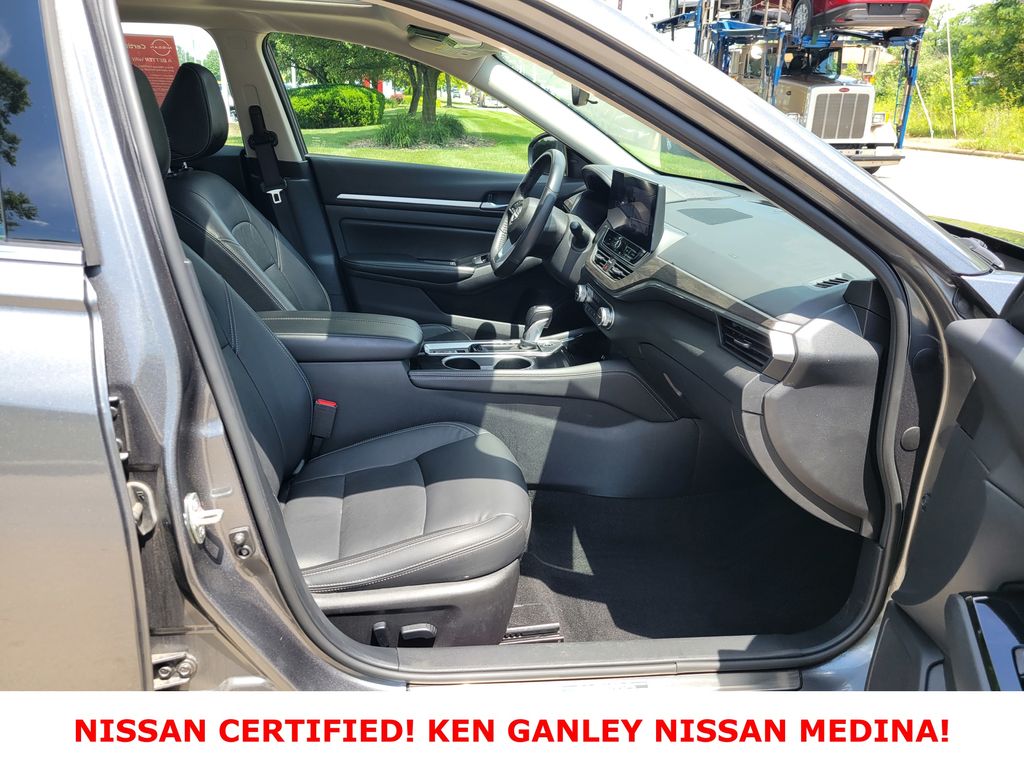 2024 Nissan Altima 2.5 SL Image 21 of 53