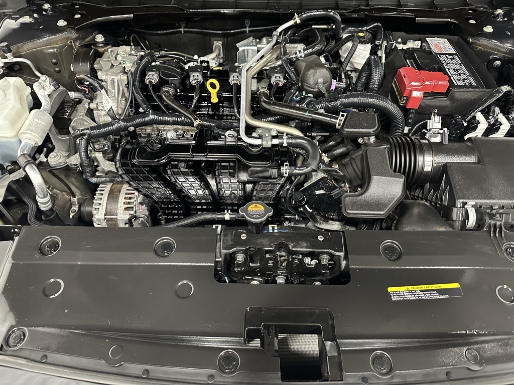 2024 Nissan Altima 2.5 SR Image 7 of 64