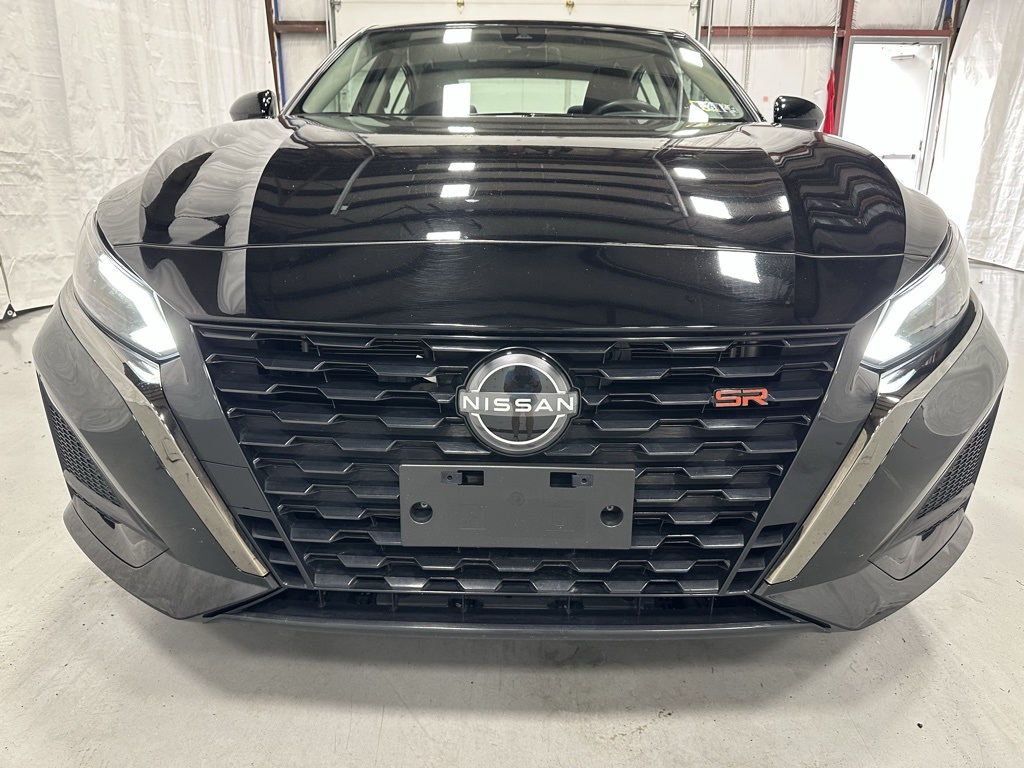 2024 Nissan Altima 2.5 SR Image 2 of 64