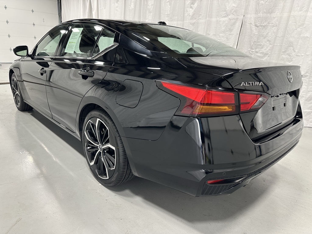 2024 Nissan Altima 2.5 SR Image 5 of 64