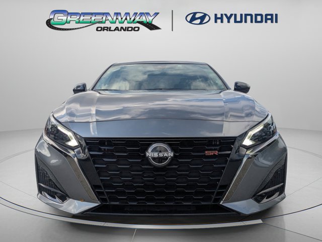 2024 Nissan Altima 2.5 SR Image 2 of 32