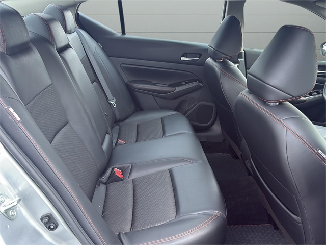 Vehicle image 10 of 30