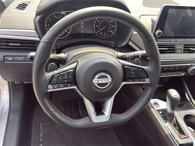 Vehicle image 14 of 30