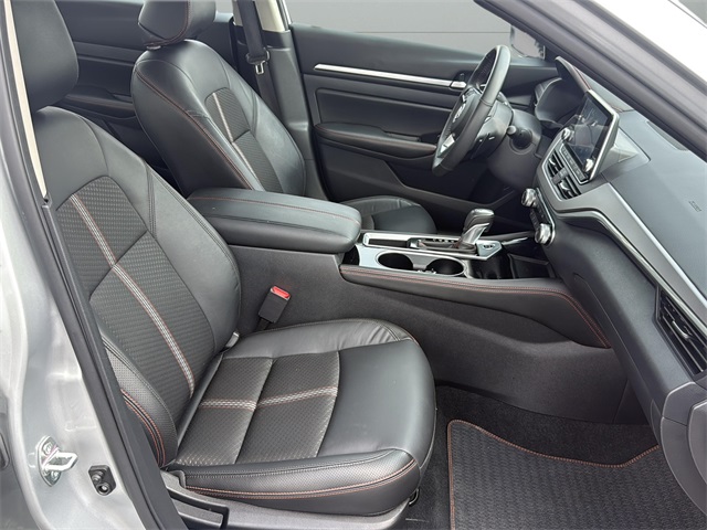 Vehicle image 11 of 30