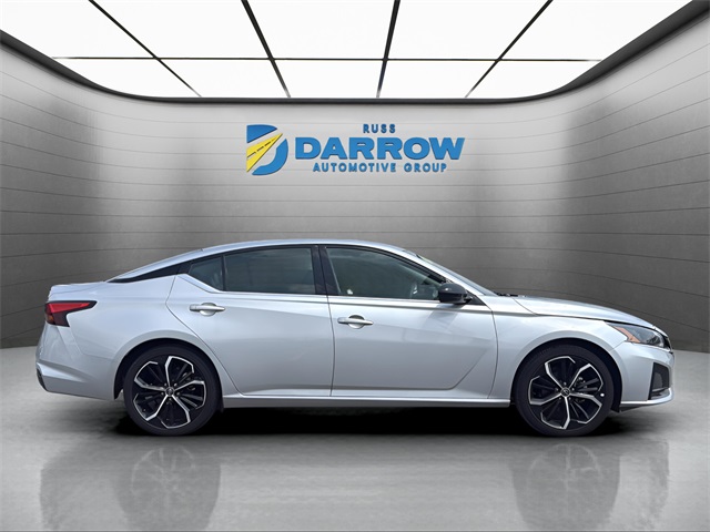 Vehicle image 4 of 30