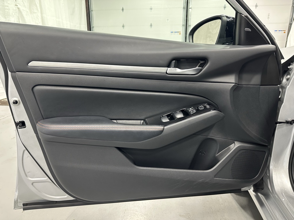 2024 Nissan Altima 2.5 SR Image 51 of 67