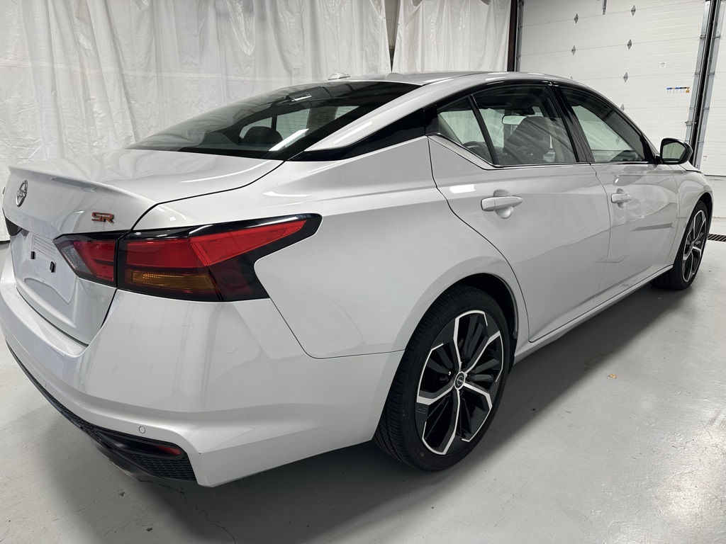 2024 Nissan Altima 2.5 SR Image 4 of 67