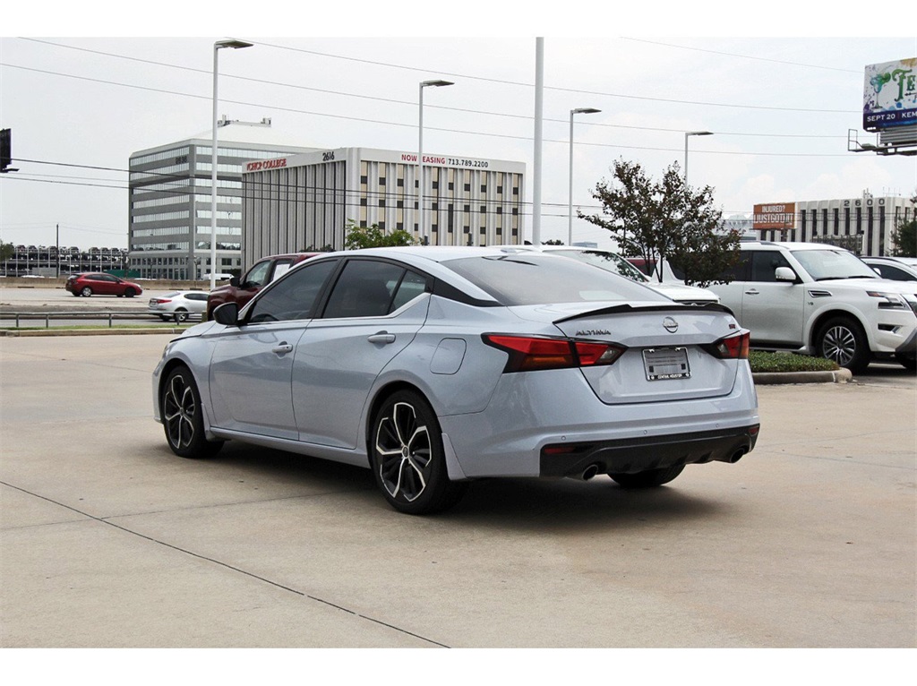 2024 Nissan Altima 2.5 SR Image 7 of 15