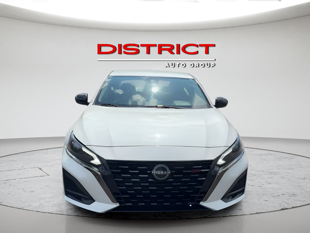 2024 Nissan Altima 2.5 SR Image 2 of 29
