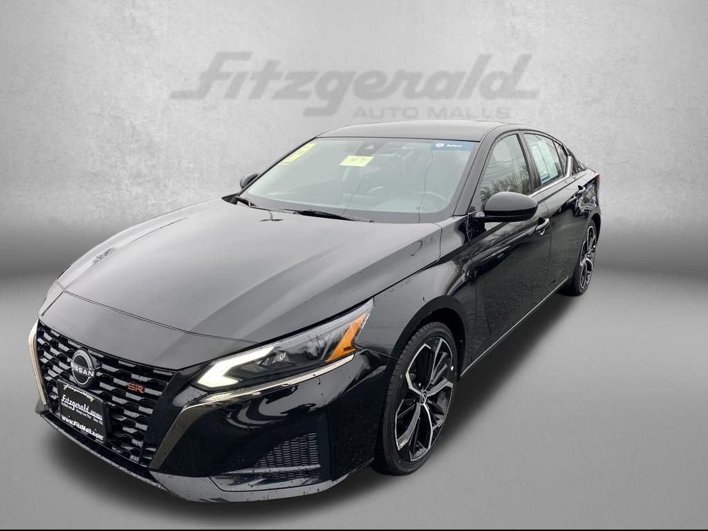 2024 Nissan Altima 2.5 SR Image 1 of 39