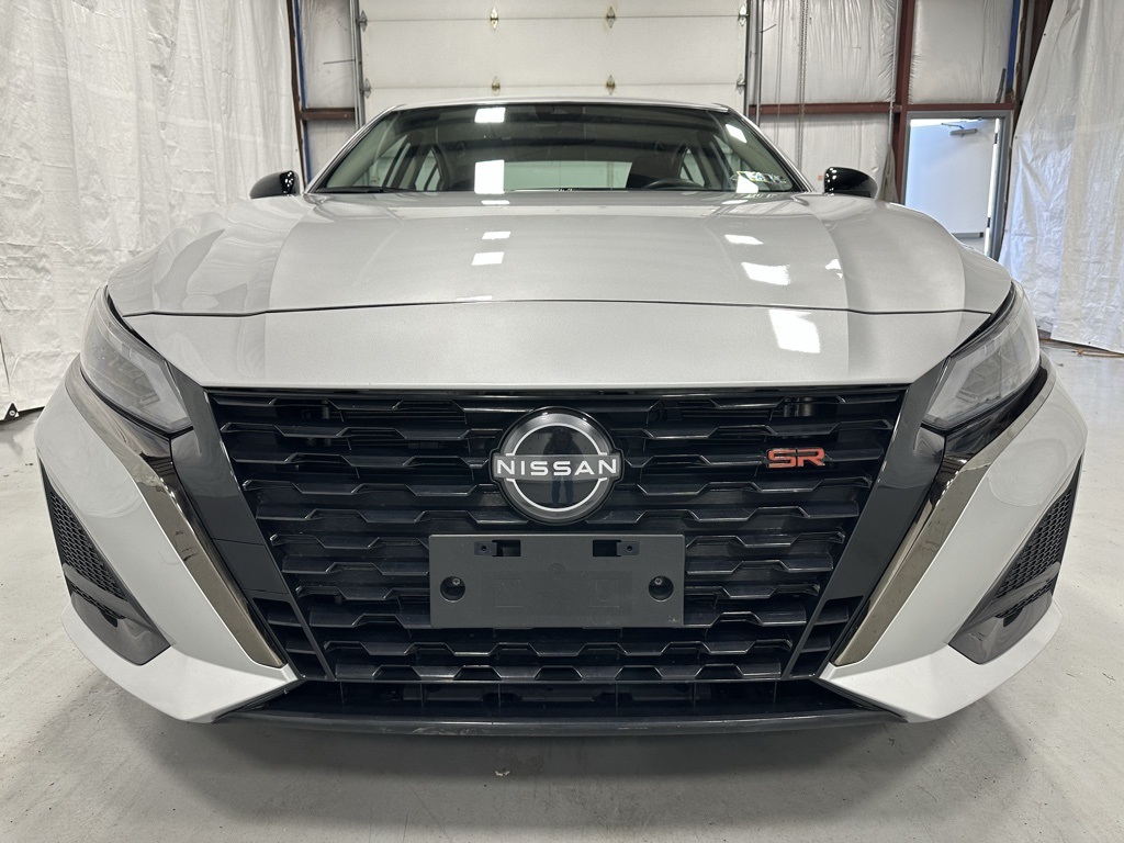 2024 Nissan Altima 2.5 SR Image 2 of 64