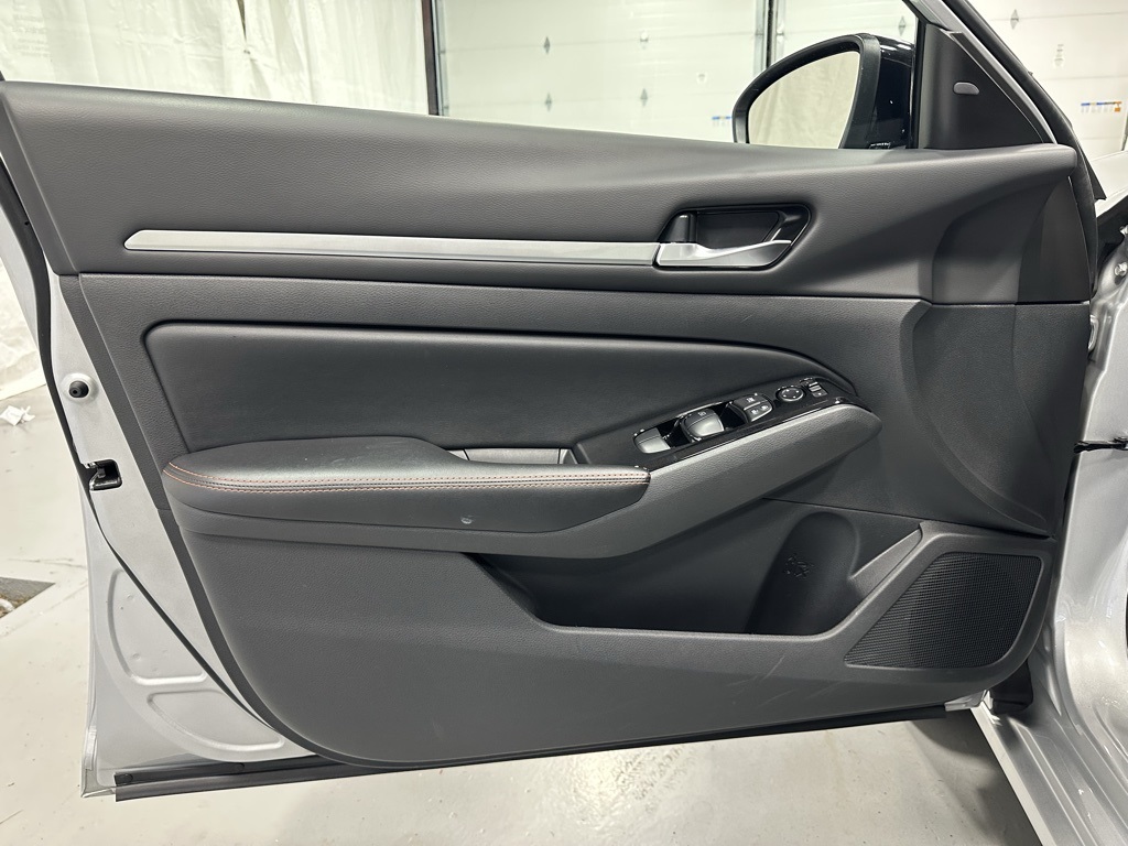 2024 Nissan Altima 2.5 SR Image 52 of 64