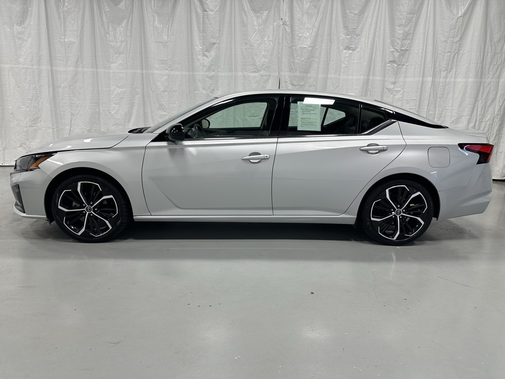 2024 Nissan Altima 2.5 SR Image 7 of 64