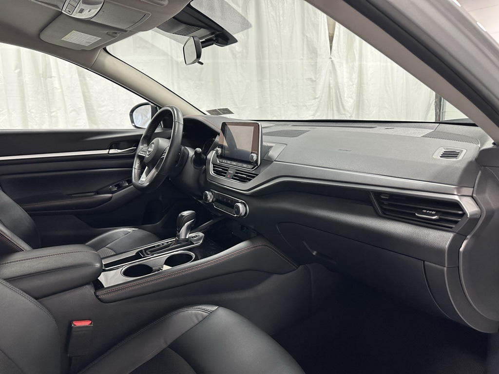 2024 Nissan Altima 2.5 SR Image 35 of 64