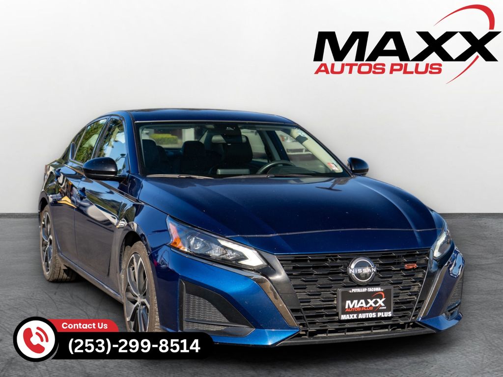 2024 Nissan Altima 2.5 SR Image 1 of 21