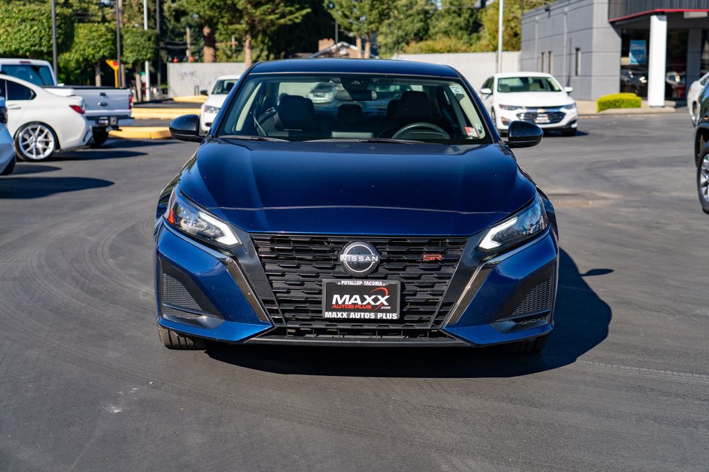 2024 Nissan Altima 2.5 SR Image 3 of 21