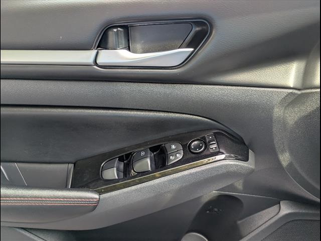 2024 Nissan Altima 2.5 SR Image 17 of 22