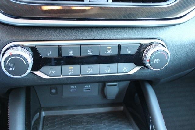 Vehicle image 13 of 31