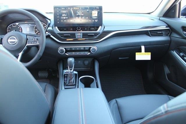 Vehicle image 25 of 31