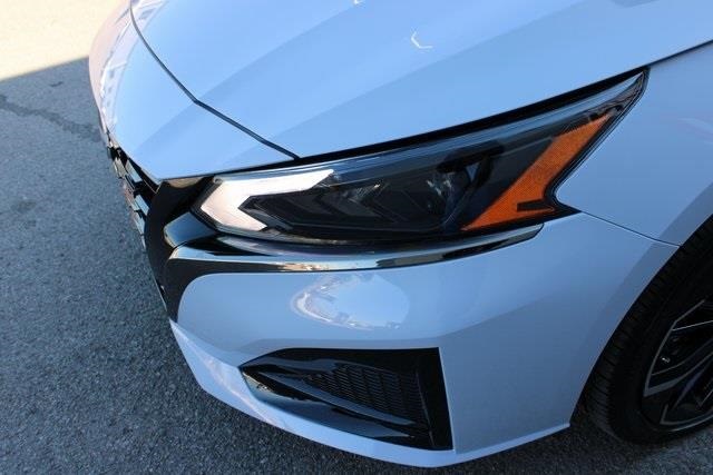 Vehicle image 7 of 31