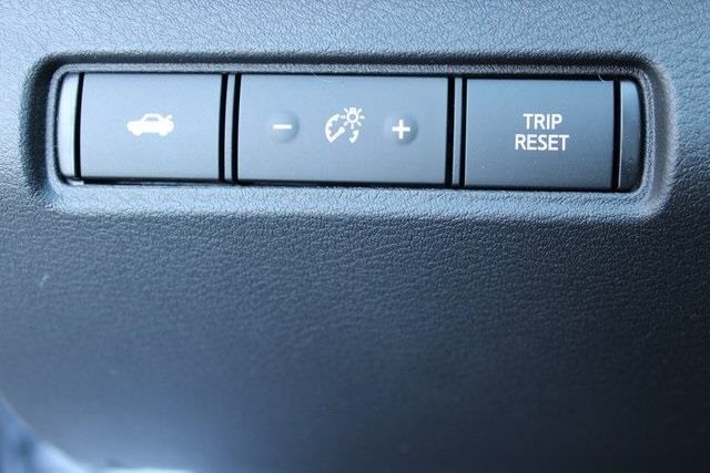 Vehicle image 15 of 31