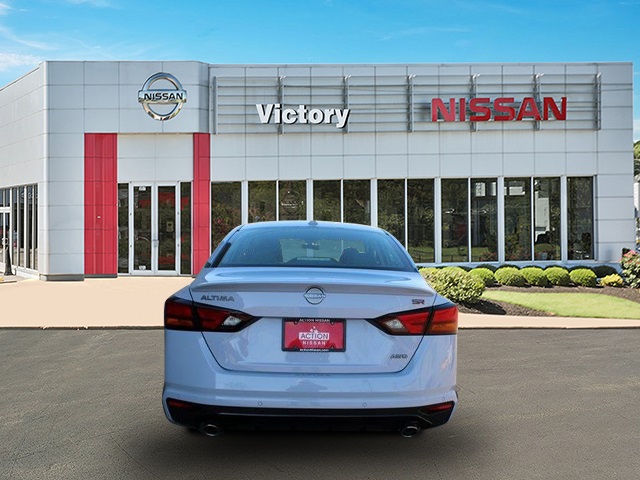 Vehicle image 5 of 31