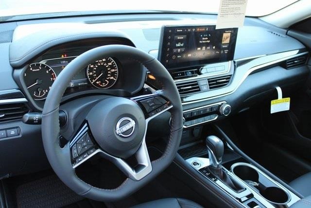 Vehicle image 10 of 31