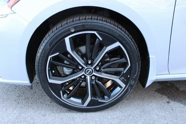 Vehicle image 6 of 31