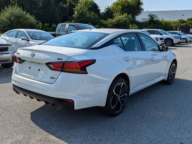 2024 Nissan Altima 2.5 SR Image 4 of 25