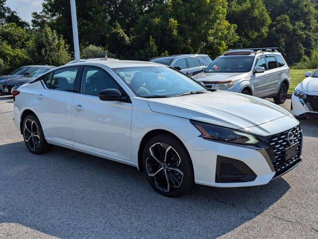 2024 Nissan Altima 2.5 SR Image 3 of 25