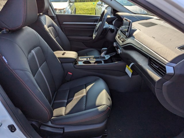 2024 Nissan Altima 2.5 SR Image 9 of 25