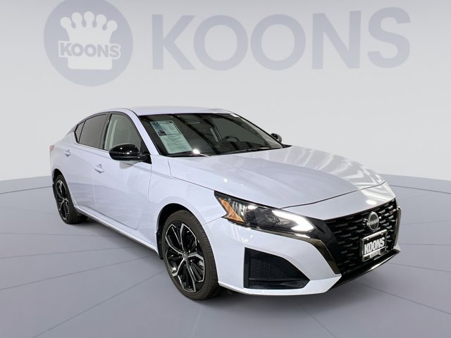 2024 Nissan Altima 2.5 SR Image 3 of 26