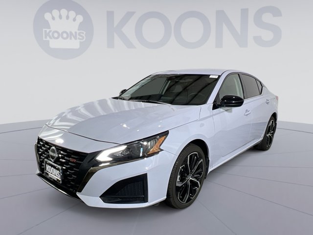 2024 Nissan Altima 2.5 SR Image 1 of 26