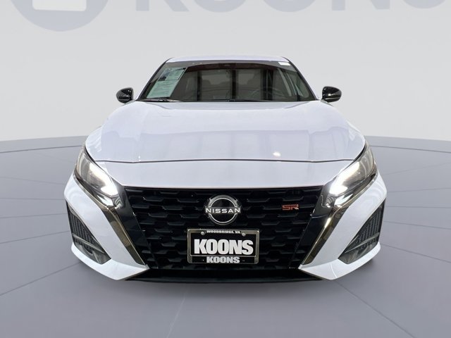 2024 Nissan Altima 2.5 SR Image 2 of 26