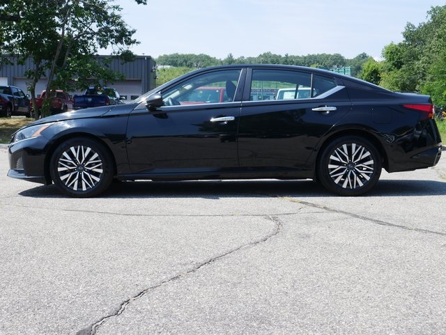 2024 Nissan Altima 2.5 SV Image 7 of 30
