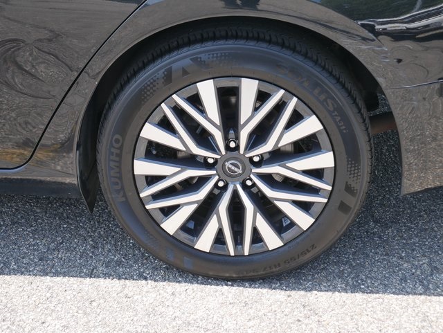 2024 Nissan Altima 2.5 SV Image 9 of 30