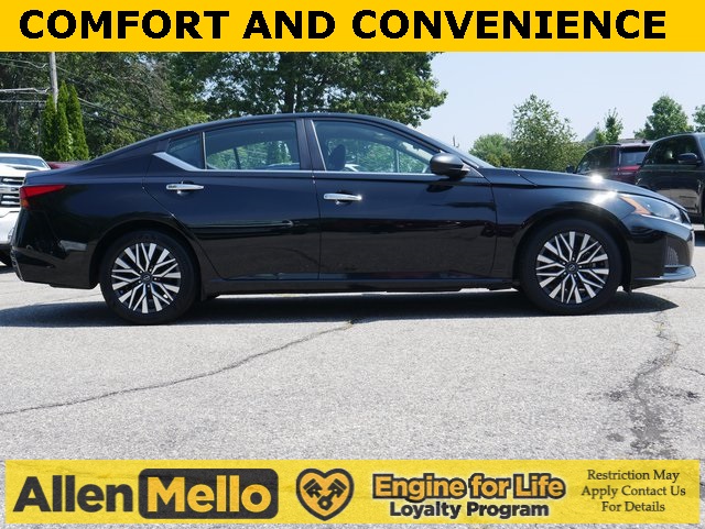 2024 Nissan Altima 2.5 SV Image 3 of 30