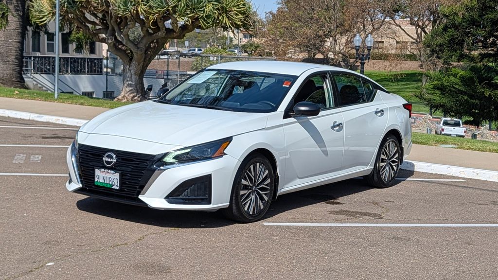 2024 Nissan Altima 2.5 SV Image 1 of 29