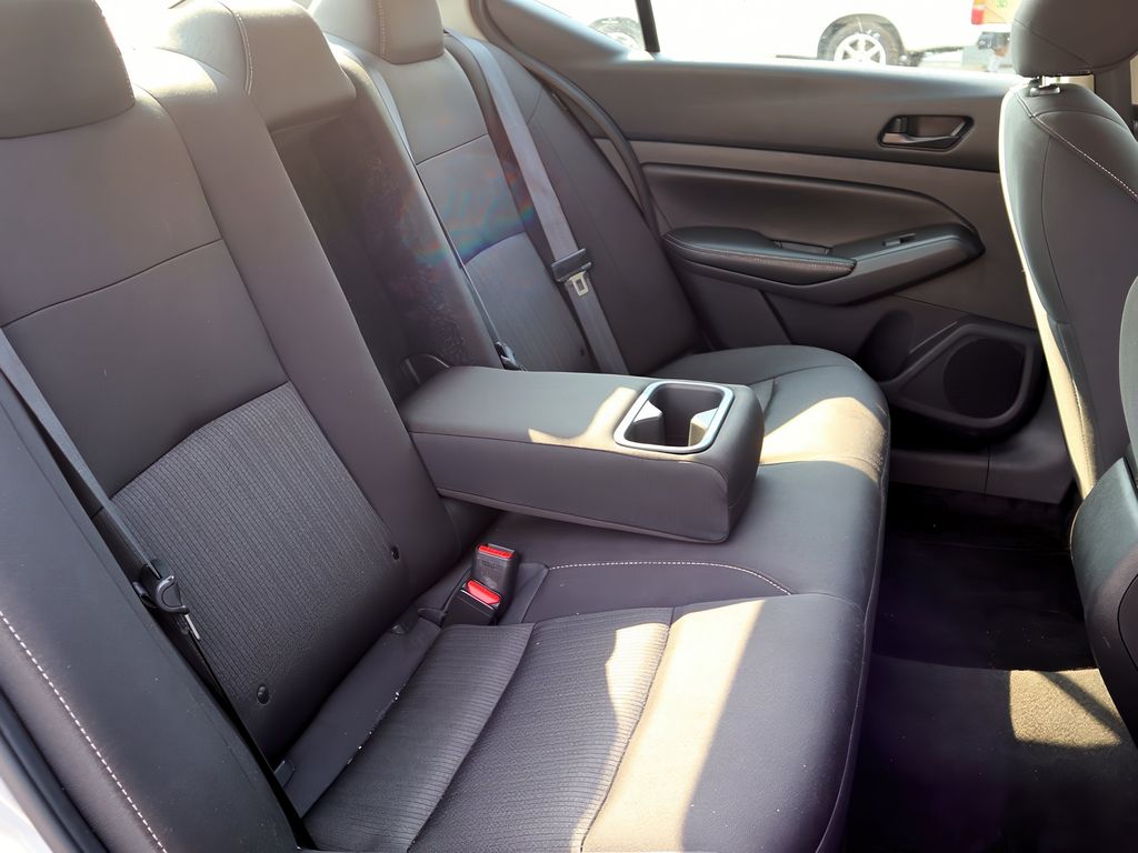 2024 Nissan Altima 2.5 SV Image 14 of 34