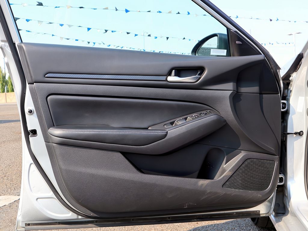 2024 Nissan Altima 2.5 SV Image 27 of 34