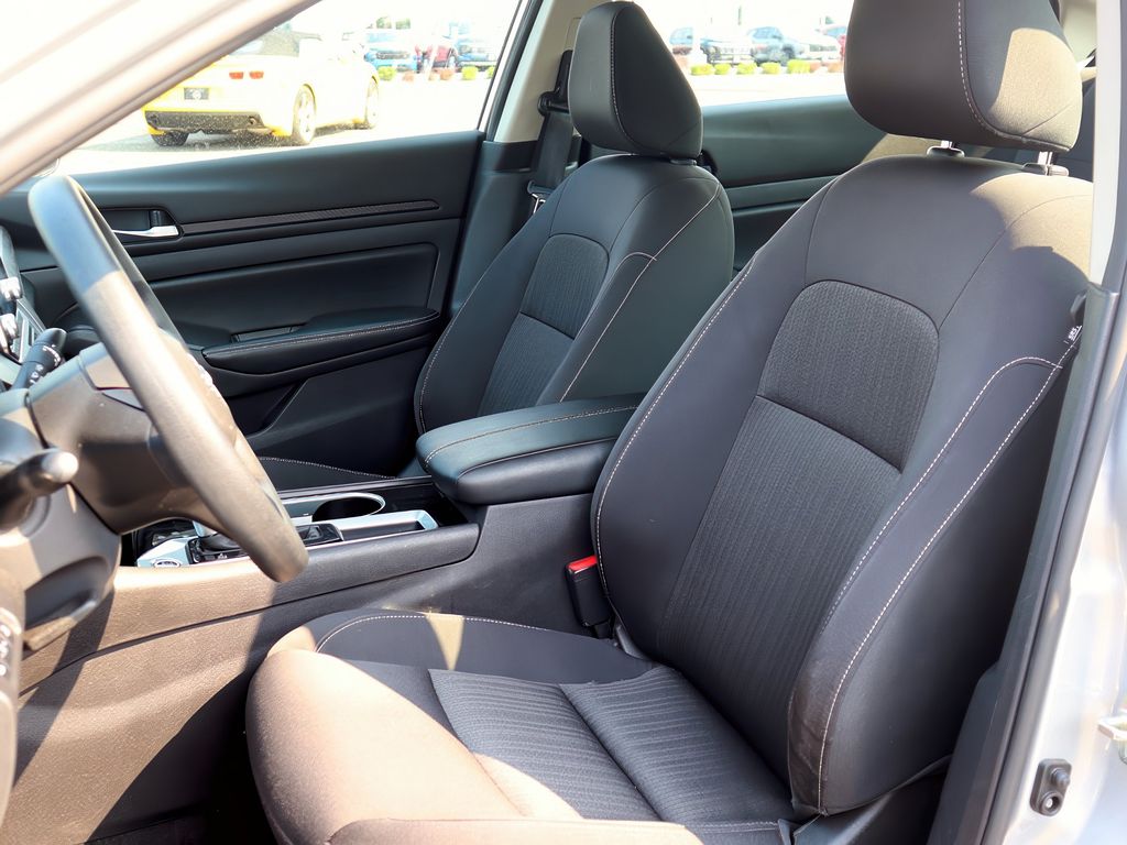 2024 Nissan Altima 2.5 SV Image 15 of 34