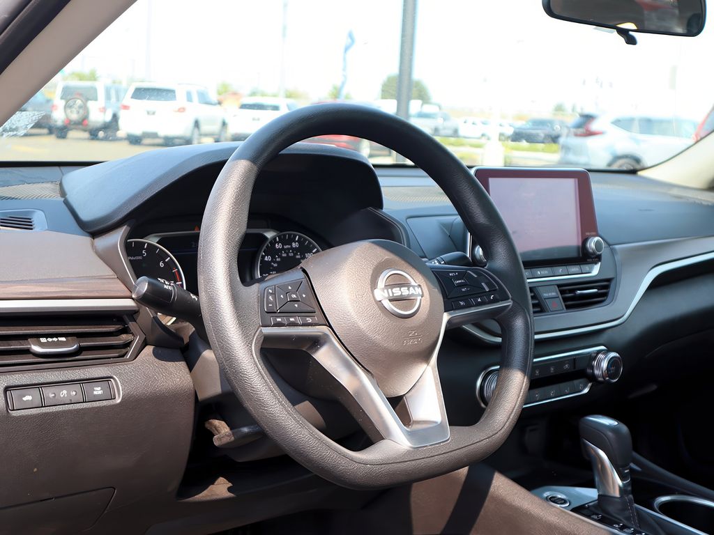2024 Nissan Altima 2.5 SV Image 19 of 34