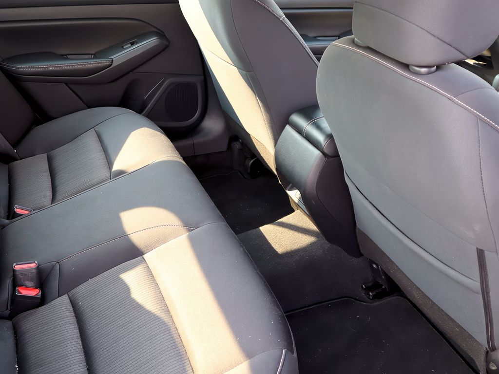 2024 Nissan Altima 2.5 SV Image 16 of 34