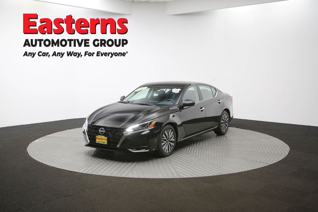 2024 Nissan Altima 2.5 SV Image 1 of 63