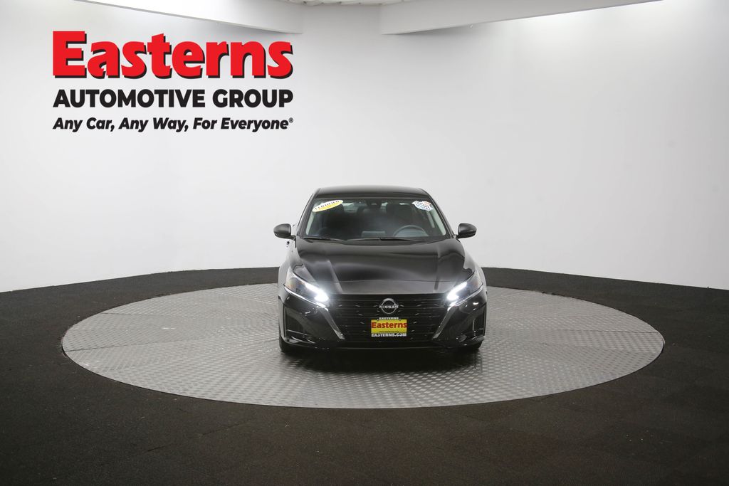 2024 Nissan Altima 2.5 SV Image 8 of 63