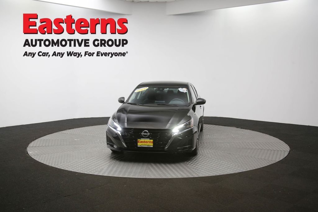 2024 Nissan Altima 2.5 SV Image 9 of 63