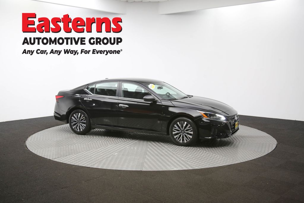 2024 Nissan Altima 2.5 SV Image 10 of 63